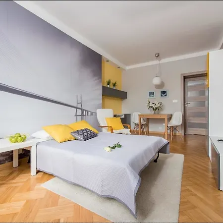P&o Center Apartment *